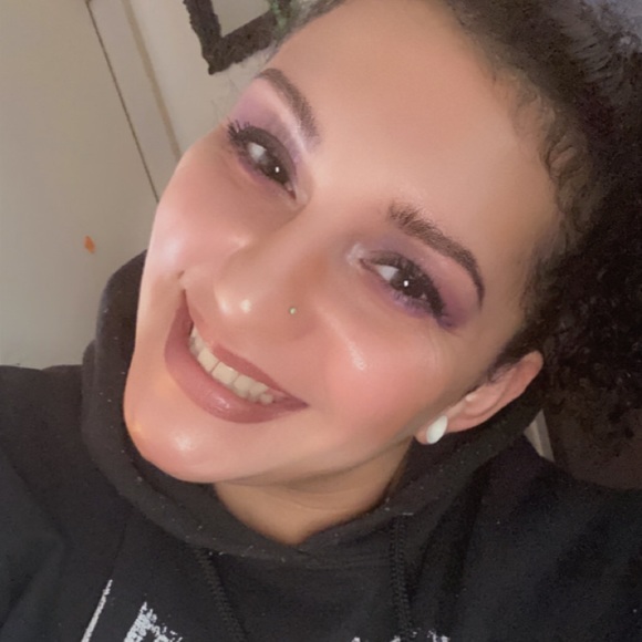 Meet your Posher, Kimberly - Picture 2 of 14